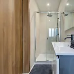 Nyaraló Shanti - A Luxury 3br House With Rooftop Terrace