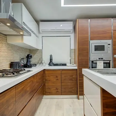 Hébergement de vacances Shanti - A Luxury 3br House With Rooftop Terrace *