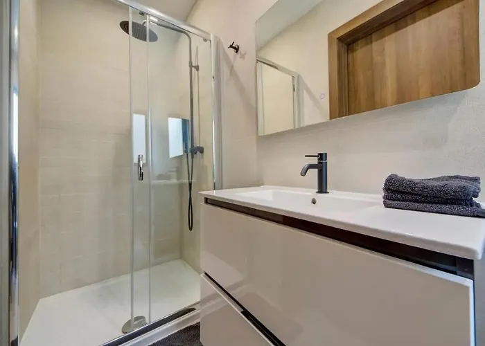 Shanti - A Luxury 3br House With Rooftop Terrace Hébergement de vacances