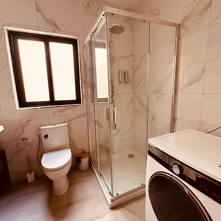 Shanti - A Luxury 3br House With Rooftop Terrace