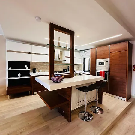 Shanti - A Luxury 3br House With Rooftop Terrace 別荘 ナッシャー