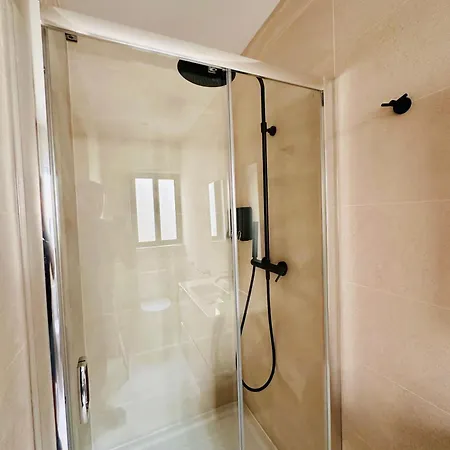 Shanti - A Luxury 3br House With Rooftop Terrace *