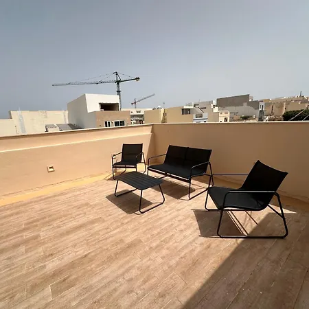 Shanti - A Luxury 3br House With Rooftop Terrace Naxxar