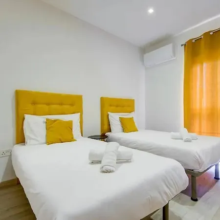 Shanti - A Luxury 3br House With Rooftop Terrace Naxxar