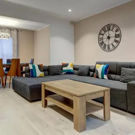 Shanti - A Luxury 3br House With Rooftop Terrace * Naxxar