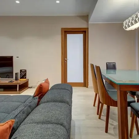 Shanti - A Luxury 3br House With Rooftop Terrace * Naxxar