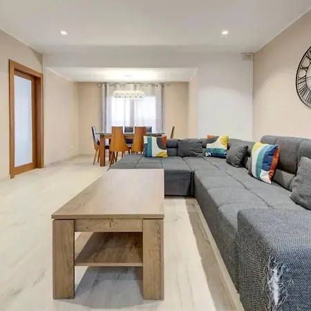 Dom wakacyjny Shanti - A Luxury 3br House With Rooftop Terrace