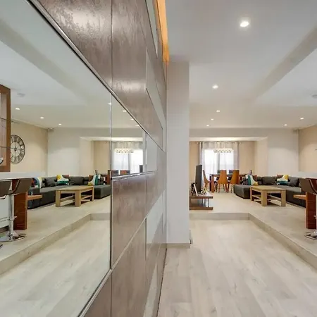 Shanti - A Luxury 3br House With Rooftop Terrace Σπίτι διακοπών