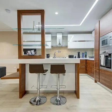 Shanti - A Luxury 3br House With Rooftop Terrace *