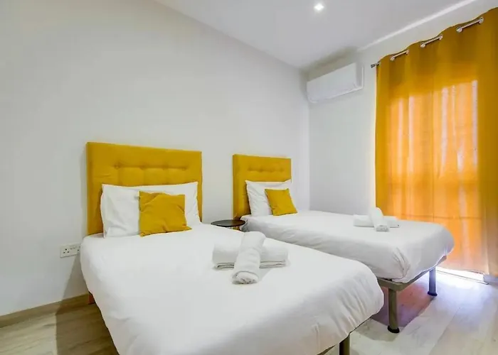 Shanti - A Luxury 3br House With Rooftop Terrace Naxxar