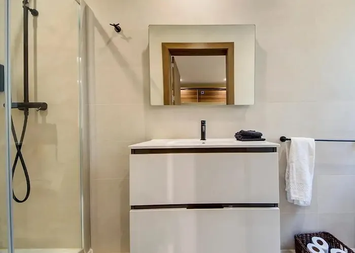 Shanti - A Luxury 3br House With Rooftop Terrace Сasa de vacaciones