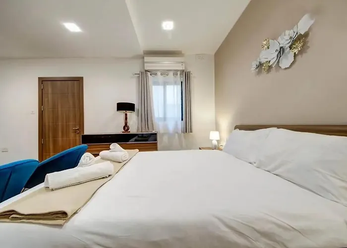 Shanti - A Luxury 3br House With Rooftop Terrace Case de vacanță *