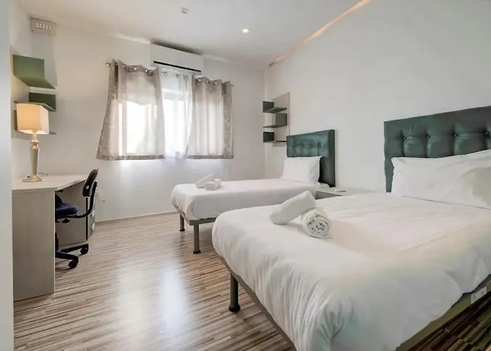 Shanti - A Luxury 3br House With Rooftop Terrace