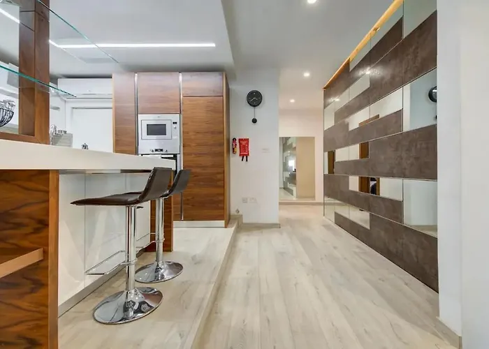 Shanti - A Luxury 3br House With Rooftop Terrace Case de vacanță Naxxar