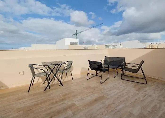 Shanti - A Luxury 3br House With Rooftop Terrace