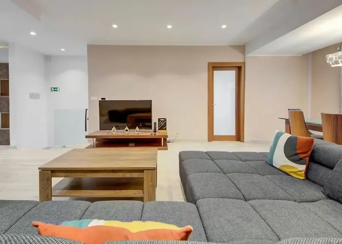 Case de vacanță Shanti - A Luxury 3br House With Rooftop Terrace *