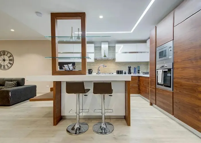 Shanti - A Luxury 3br House With Rooftop Terrace *